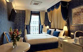 SleepWalker Boutique Suites